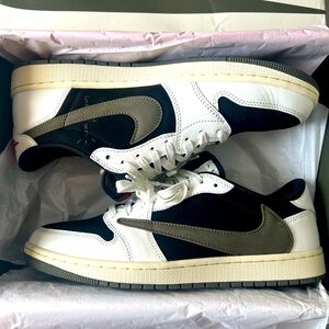 Travis Scott Olive Size 11 or Woman’s 12.5